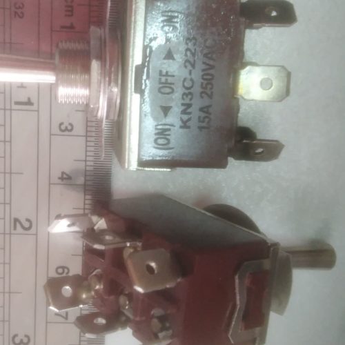 کلید کلنگی  دو حالت قهوای ۶ پین ۱۵ آمپر ۲۵۰ ولت